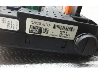 Блок предохранителей 30728512   Volvo XC90    