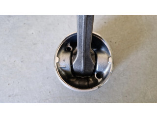 Поршень с шатуном Mitsubishi L200 для дизельного двигателя 2.5