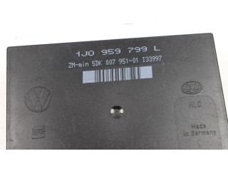 Блок управления двигателя 1J0959799L, 5DK007951-01   Skoda Octavia Mk1 (1U)