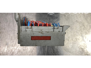 Блок предохранителей 9162439   Volvo S80