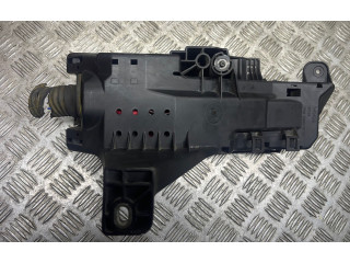 Блок предохранителей  9494210   Volvo V70    