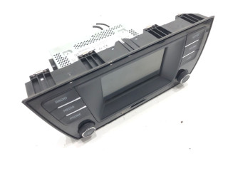 Радио/ проигрыватель CD/DVD / навигация 6V0035871D    Skoda Fabia Mk3 (NJ)