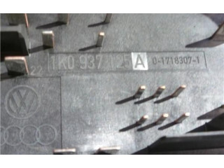 Блок предохранителей 1K0937125A   Audi A3 S3 8P    