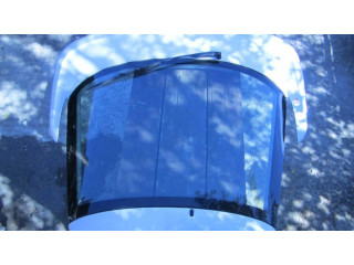 Задняя крышка (багажника)