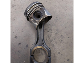 Píst 8349 Mercedes-Benz E W212 pro naftový motor 2.1