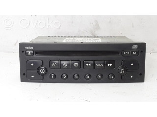 Радио/ проигрыватель CD/DVD / навигация