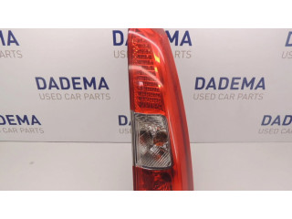 Задний фонарь правый D114 Volvo V70 2000-2004 года