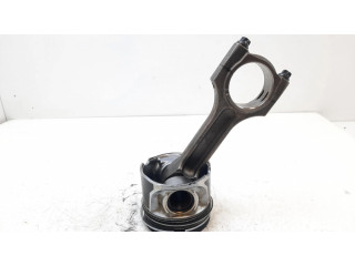 Píst BMW 5 E60 E61 pro naftový motor 2.5 M57D25 (256D2)