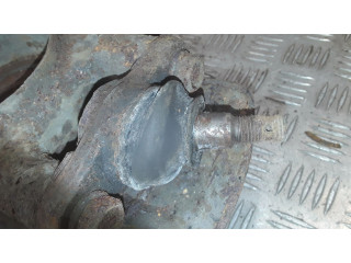 Передний поворотный кулак (ступица, цапфа)