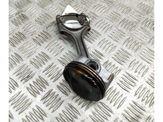 Поршень B 4204 T47 32298424, 31401957 Volvo XC40