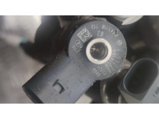 Vstřikovač 0445110   BMW 2 F22 F23  pro benzínový motor 2.0  