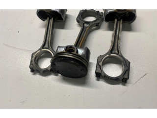 Поршень с шатуном G3LC KIA Rio