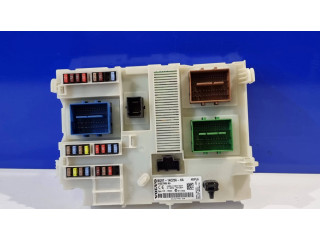 Блок предохранителей  31327995   Volvo S60    