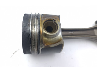  Поршень с шатуном    Volkswagen PASSAT B6  