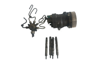 Топливная рампа 8200553570, 9303Z111B Renault Clio II