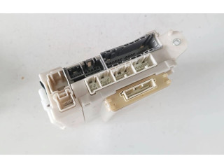 Pojistková skříňka 8273030B64, 0J250232 Lexus GS 300 350 430 450H 2010