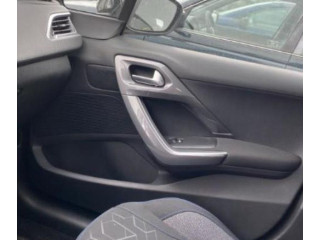 Спидометр (приборный щиток)    9825986180   Peugeot 2008 I