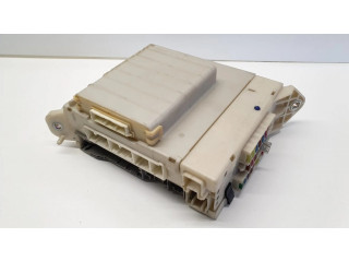 Блок предохранителей  8273053022   Lexus IS 220D-250-350    