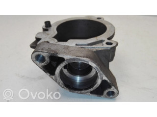 Другая деталь отсека двигателя