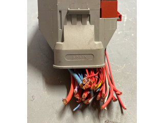 Ящик предохранителей (комплект) 9162439 Volvo V70