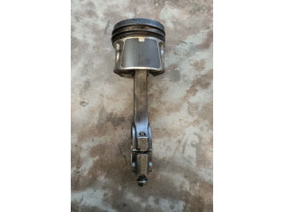  Поршень с шатуном    Nissan X-Trail T32  