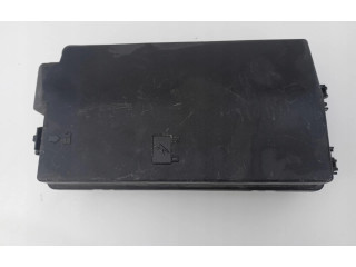 Ящик предохранителей (комплект)    Chevrolet Camaro