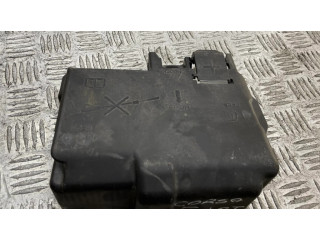 Другая деталь отсека двигателя