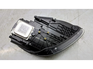 Деталь передней фары