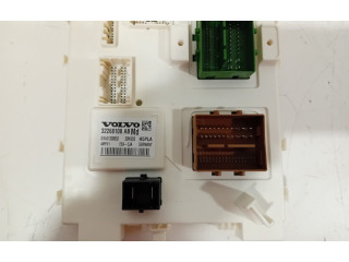 Блок предохранителей 32268108 Volvo XC40