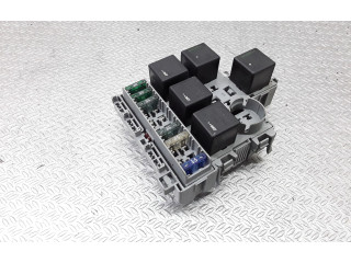 Блок предохранителей 8690698   Volvo XC90    