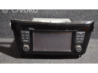 Радио/ проигрыватель CD/DVD / навигация