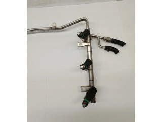 Топливная рампа 06C133681J Audi A6 S6 C5 4B