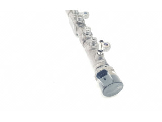 Топливная рампа AJ813370, AJ8133700445214332 Jaguar XE