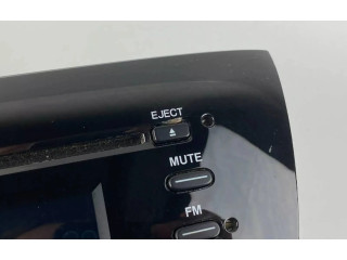 Радио/ проигрыватель CD/DVD / навигация