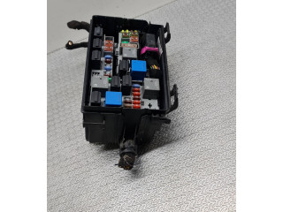 Блок предохранителей 13292736   Opel Meriva B    