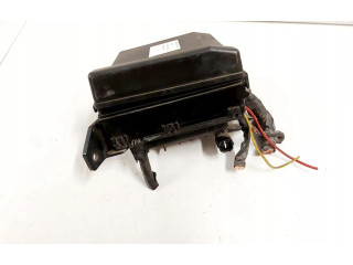 Ящик предохранителей (комплект) MR587816 Mitsubishi Grandis