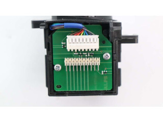 Ручка стеклоочистителей 31275360   Volvo V70