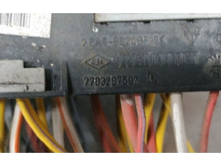 Блок предохранителей 7703297597 Renault Clio II