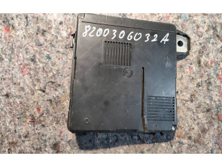 Блок предохранителей 8200306032A, S118399200D   Renault Scenic II -  Grand scenic II    