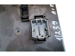 Блок предохранителей 30728512, 06W342   Volvo XC90    