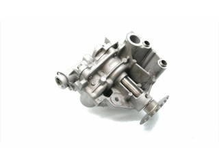 Масляный насос   150157688R  Renault Master III 2.3