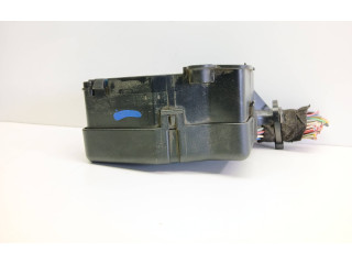 Блок предохранителей    Audi A6 S6 C5 4B    