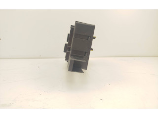 Блок предохранителей 8637841, 518717004   Volvo S80    