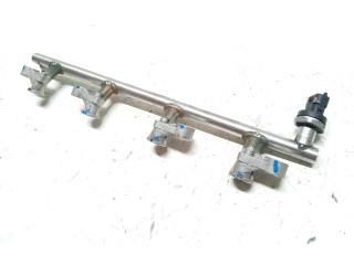 Топливная рампа PE0113150, PE0113150 Mazda 3 III