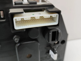 Přístrojová deska Nissan NP300 2017 248105JM2B