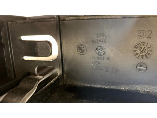 Другая деталь отсека двигателя