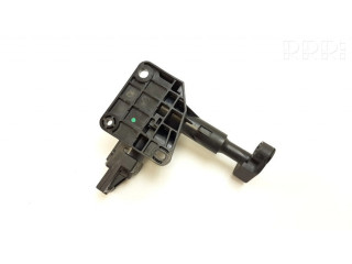 Электрический двигатель для открытия форточки в кузове