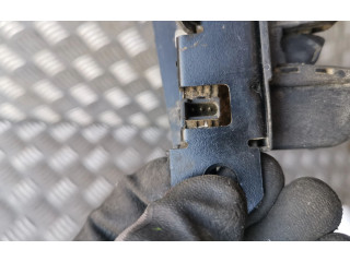 Zámek zadních dveří 2K0827506B Volkswagen Caddy 2007