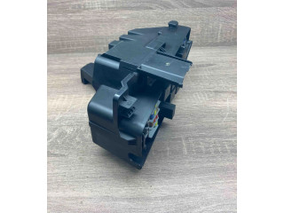 Блок предохранителей 30728132   Volvo XC90    