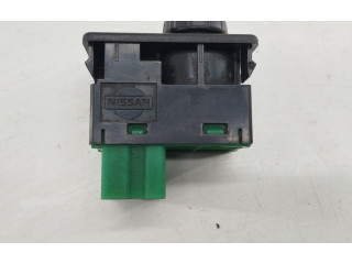 Přístrojová deska Nissan Primera 2001